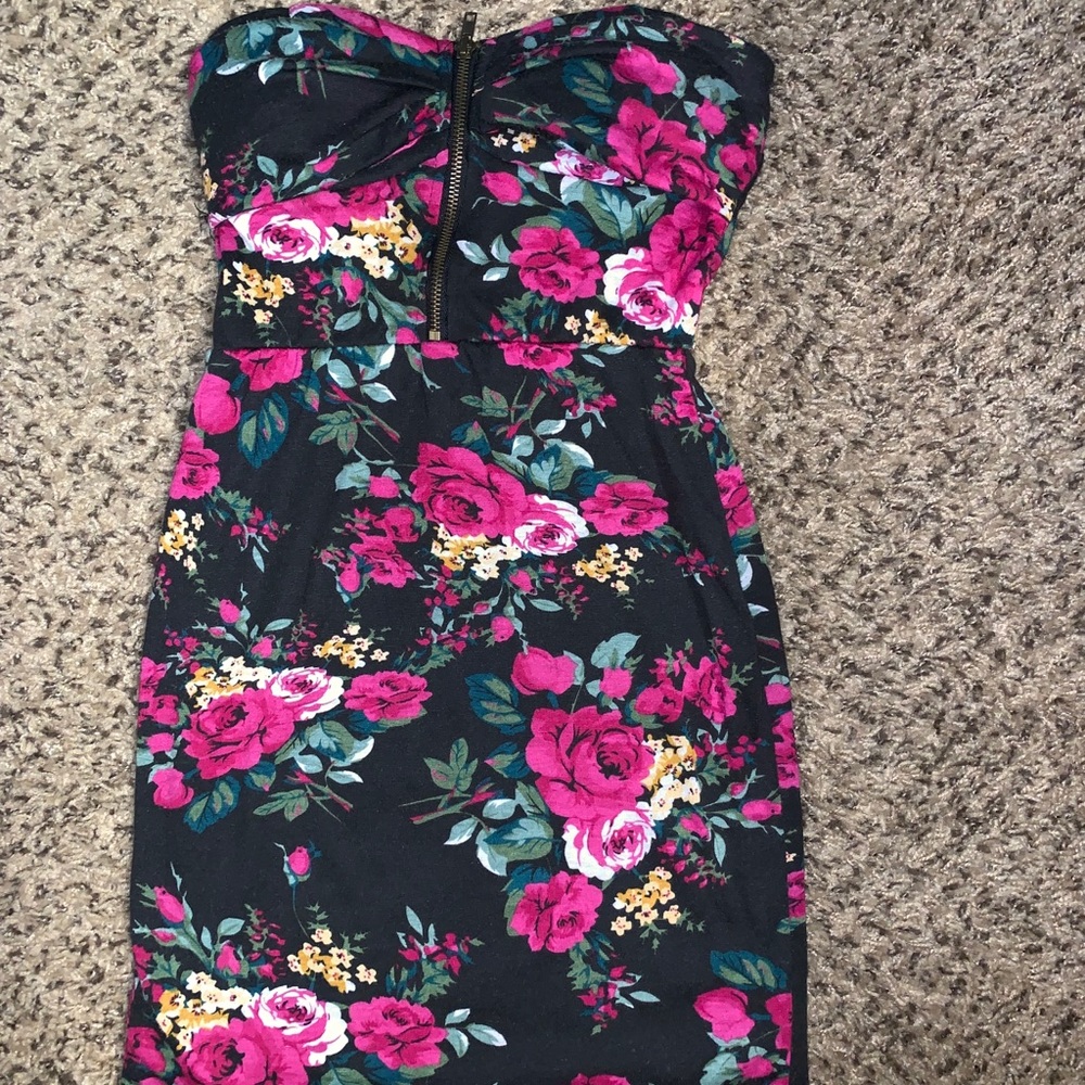strapless body con - Picture 1 of 1